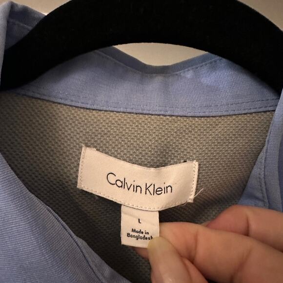 Calvin Klein blue button down shirt size large - Picture 3 of 4